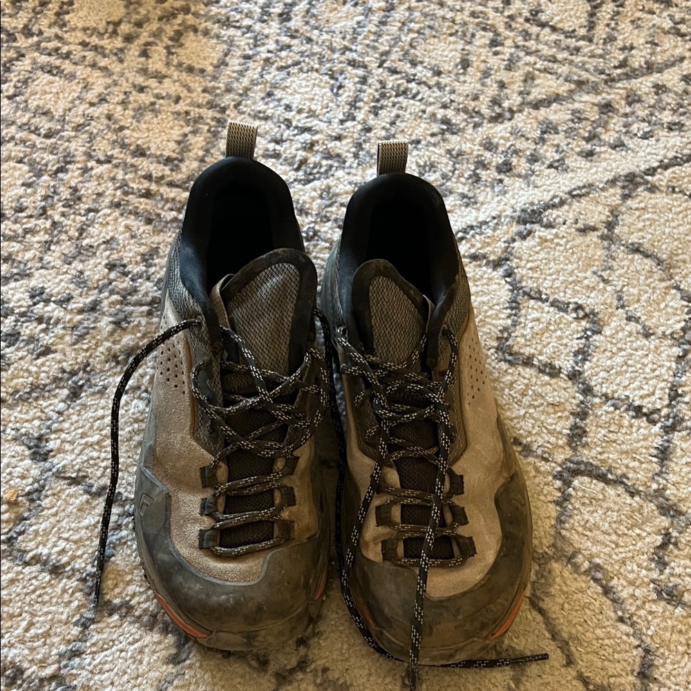 Men’s size 8 black Diamond technician pro approach shoe La